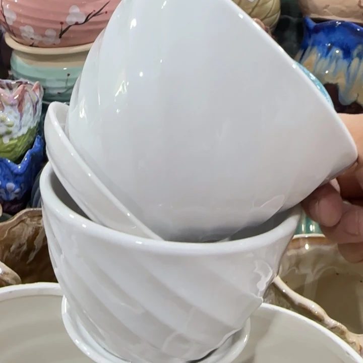 凑9块包邮，有孔，陶瓷花盆