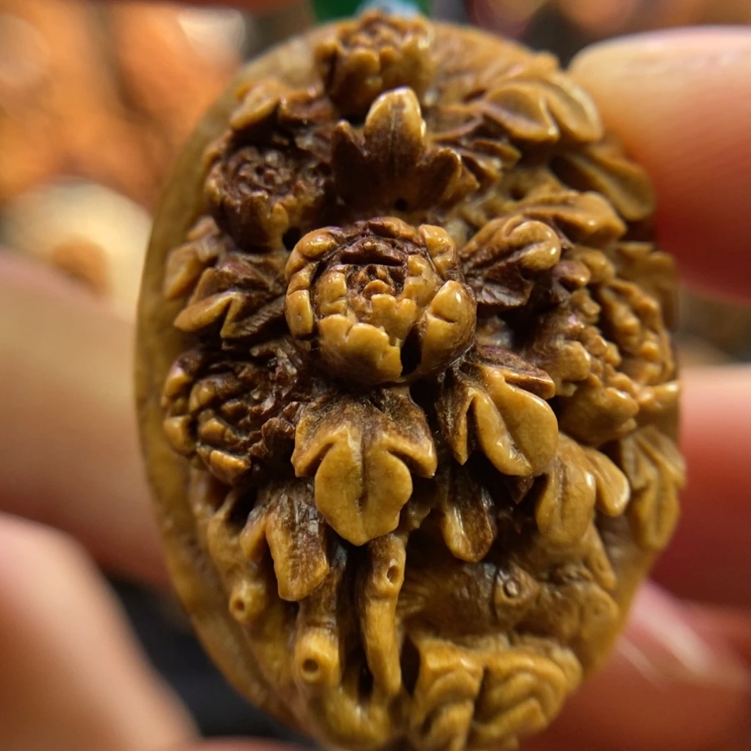 花开富贵潍坊核雕桃核雕刻