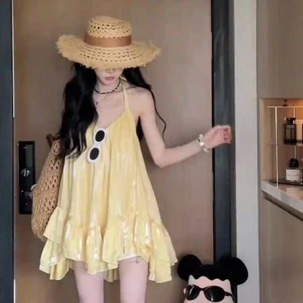 赵露思同款法式黄色挂脖吊带背心女夏季荷叶边设计感纯欲露背上衣