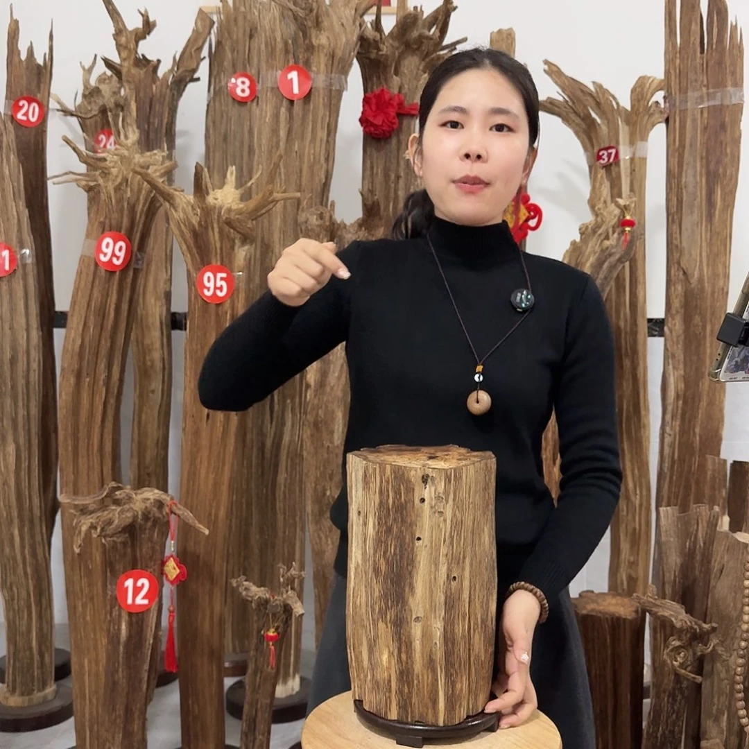 沉香碎屑沉香原材料