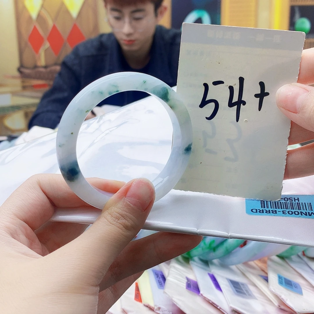 翡翠未镶嵌手镯0900……