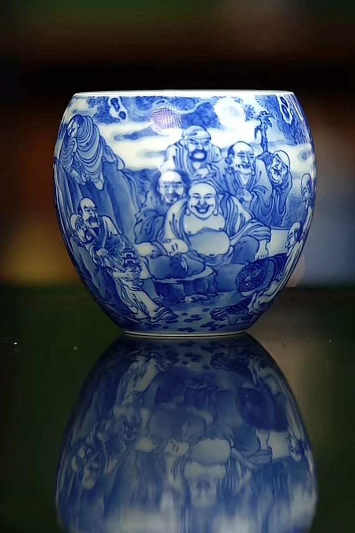 晓竹窑十八罗汉腰鼓杯