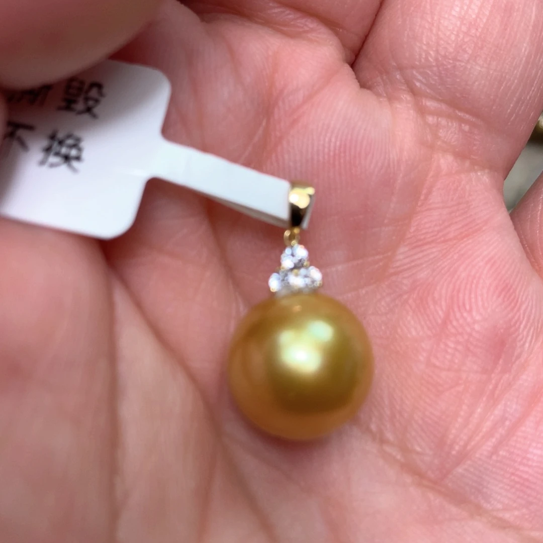 颈饰18K金镶嵌海水珍珠