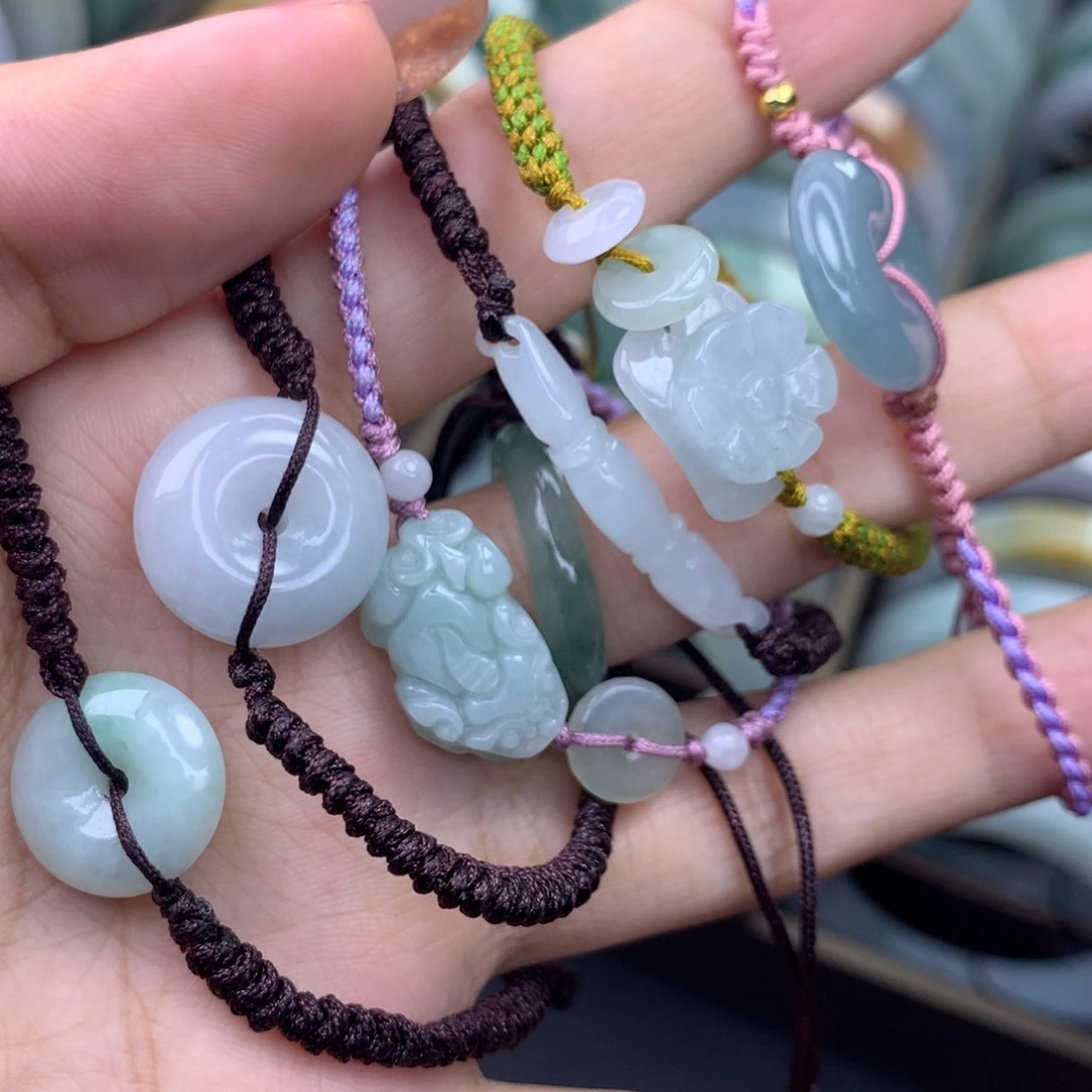 翡翠未镶嵌挂件多样性发一个