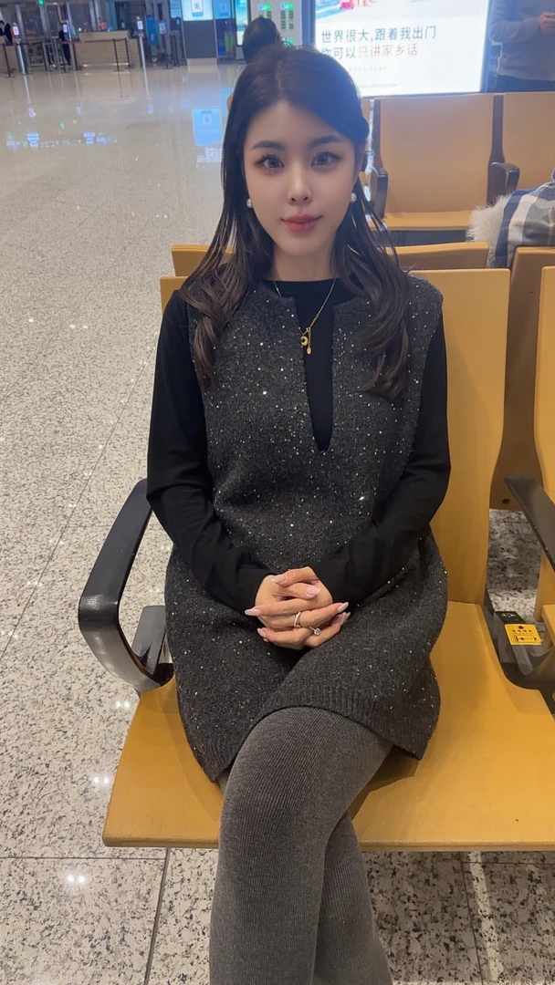 李园家2号店-2575-时尚V领亮片马甲+圆领打底衫两件套