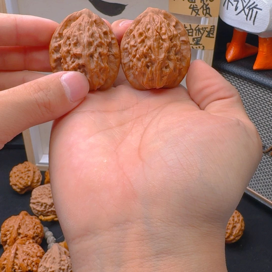 文玩核桃吊坠3904大红袍