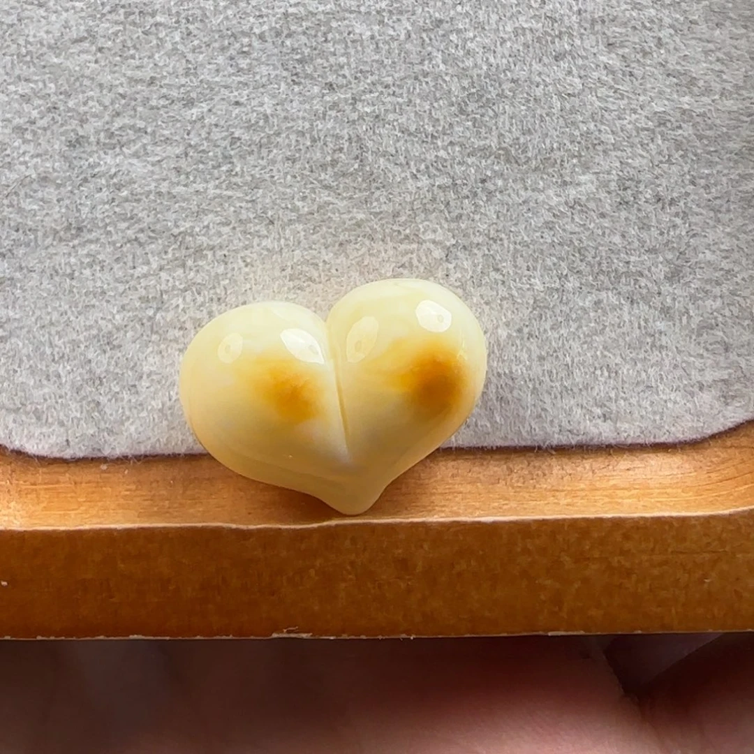 裸石琥珀未镶嵌大*?琥珀