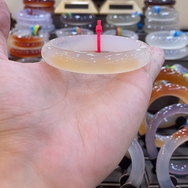 玛瑙/玉髓手镯未镶嵌