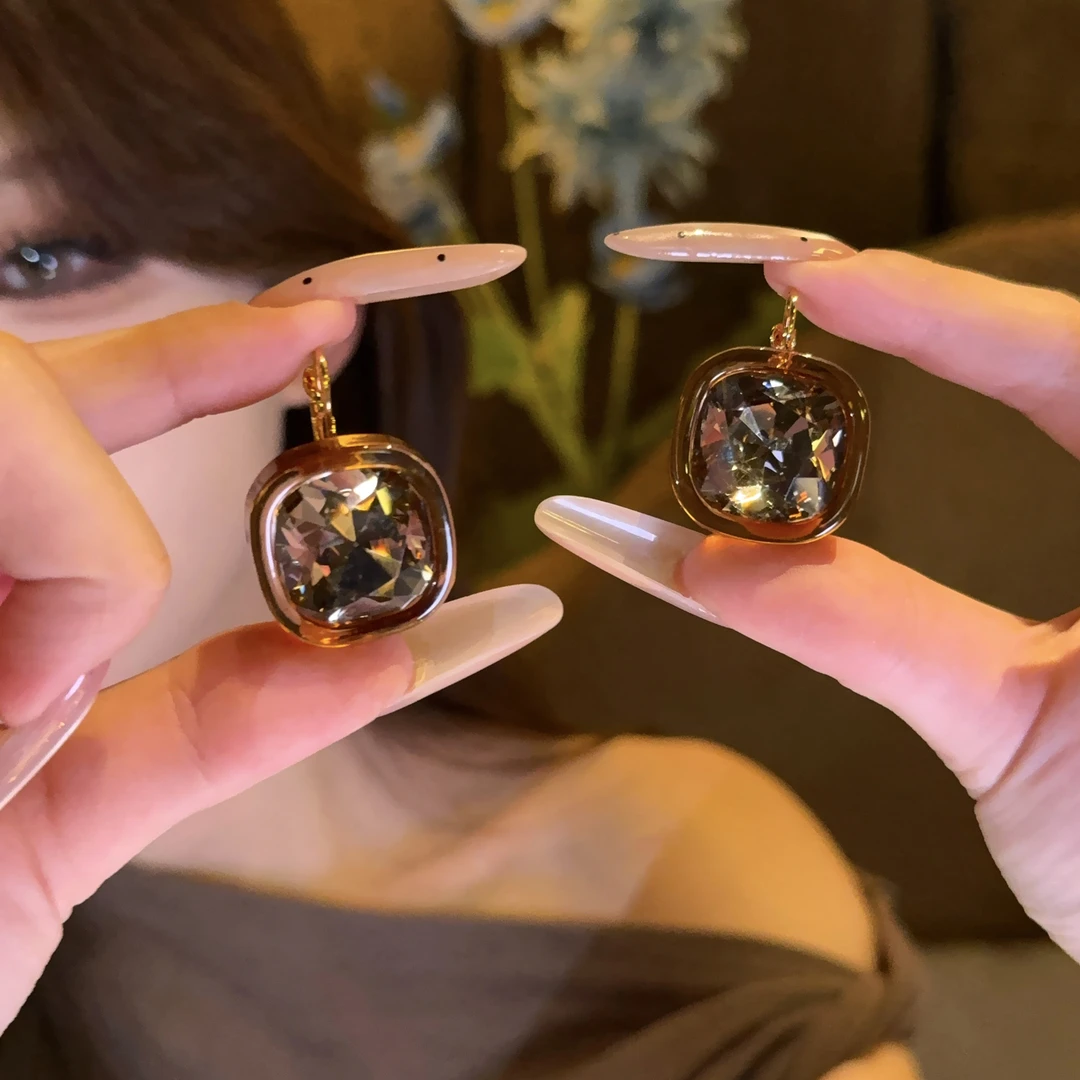 非金属合成锆石耳饰 法式气质高级闪钻方形耳环精致百搭耳饰