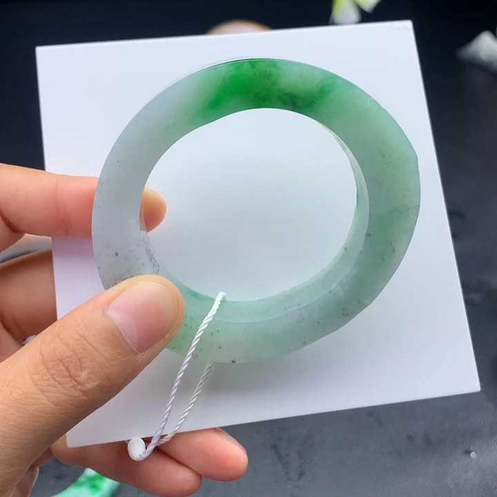 未镶嵌手镯定制翡翠