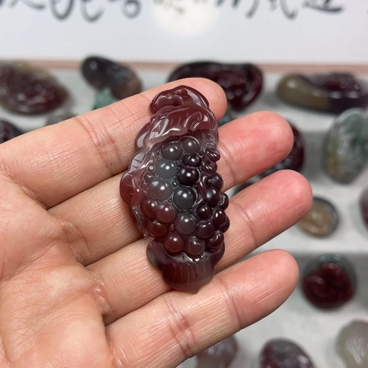 玛瑙/玉髓颈饰未镶嵌千**妖