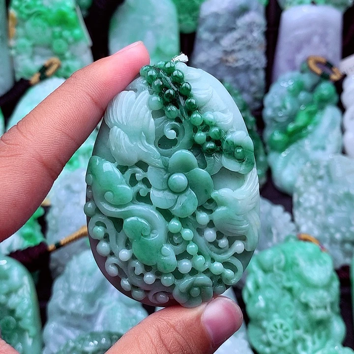 翡翠未镶嵌吊坠(不含链)孩*王