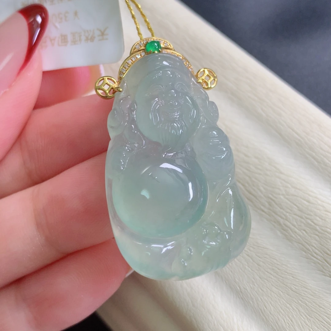 翡翠18K金镶嵌颈饰财神