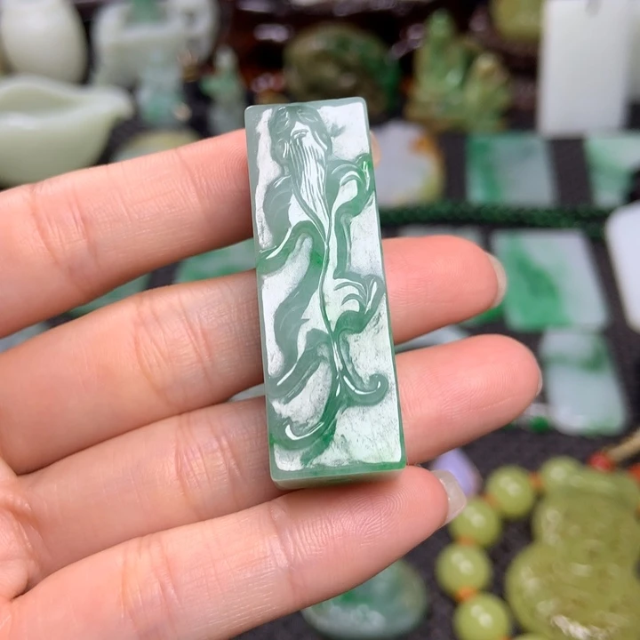 龙***山未镶嵌挂件翡翠清