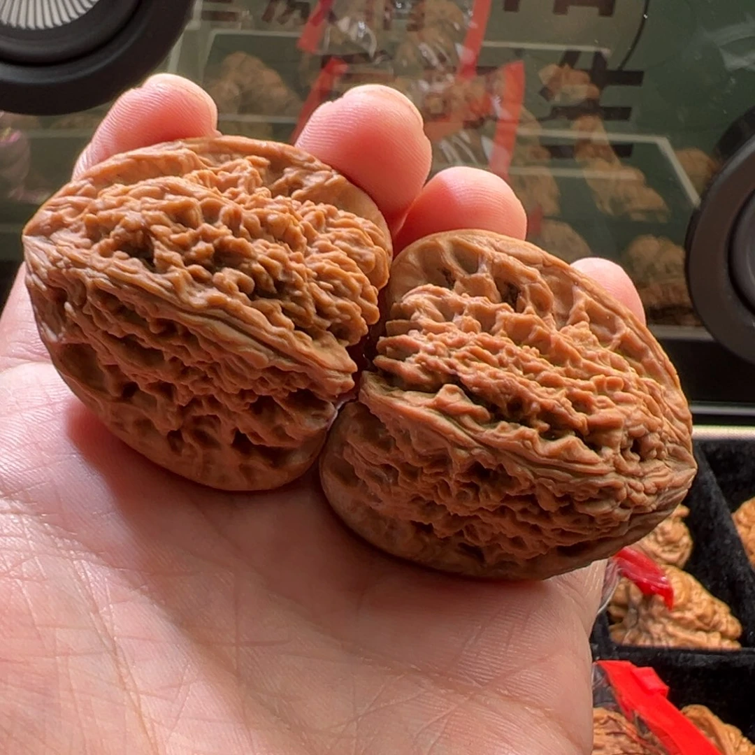 懂***貌把件文玩核桃南疆石