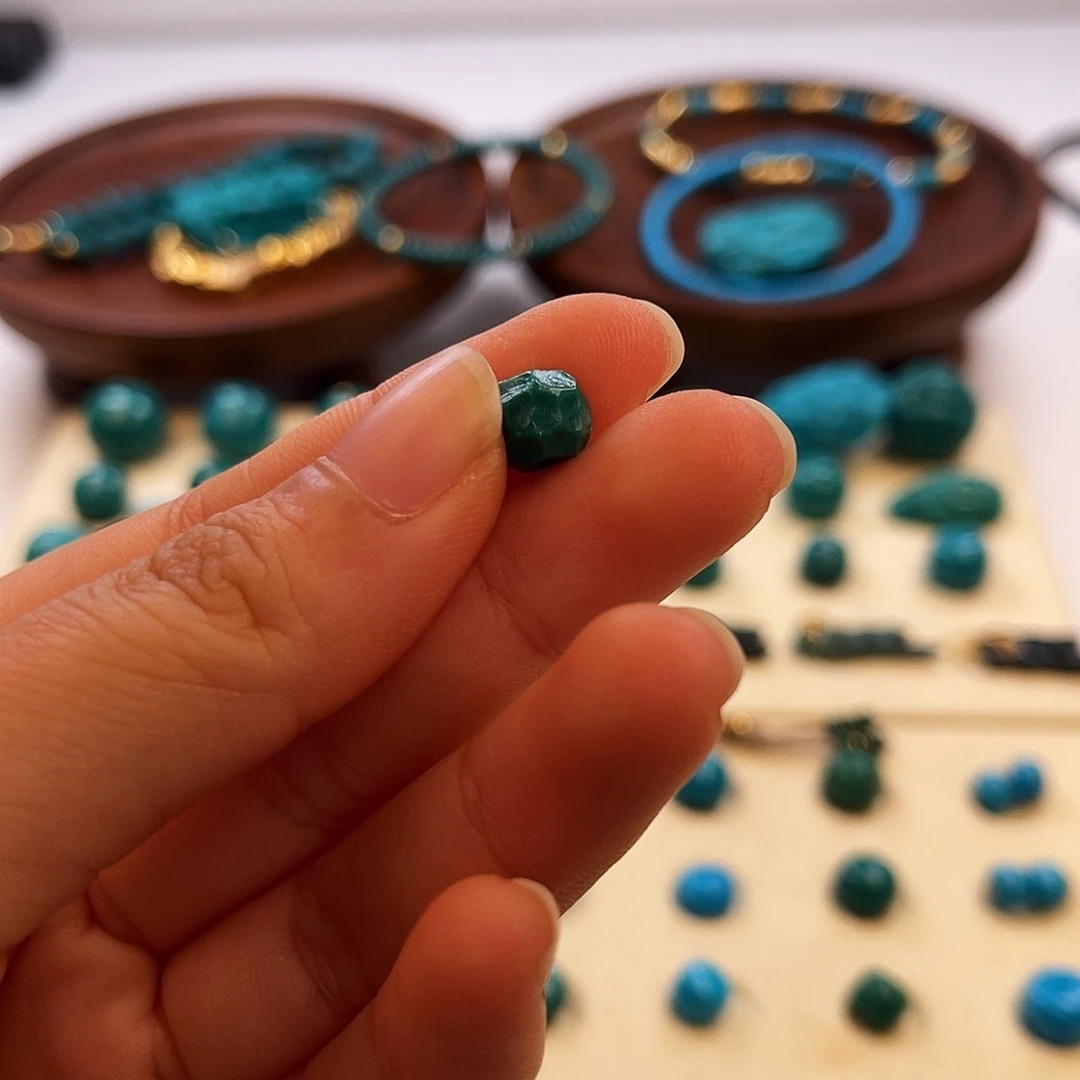 绿松石未镶嵌把件