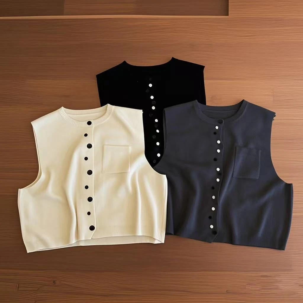 【WJ】春款 周  61620 百搭高级三色单排纽扣针织马甲 （均码）