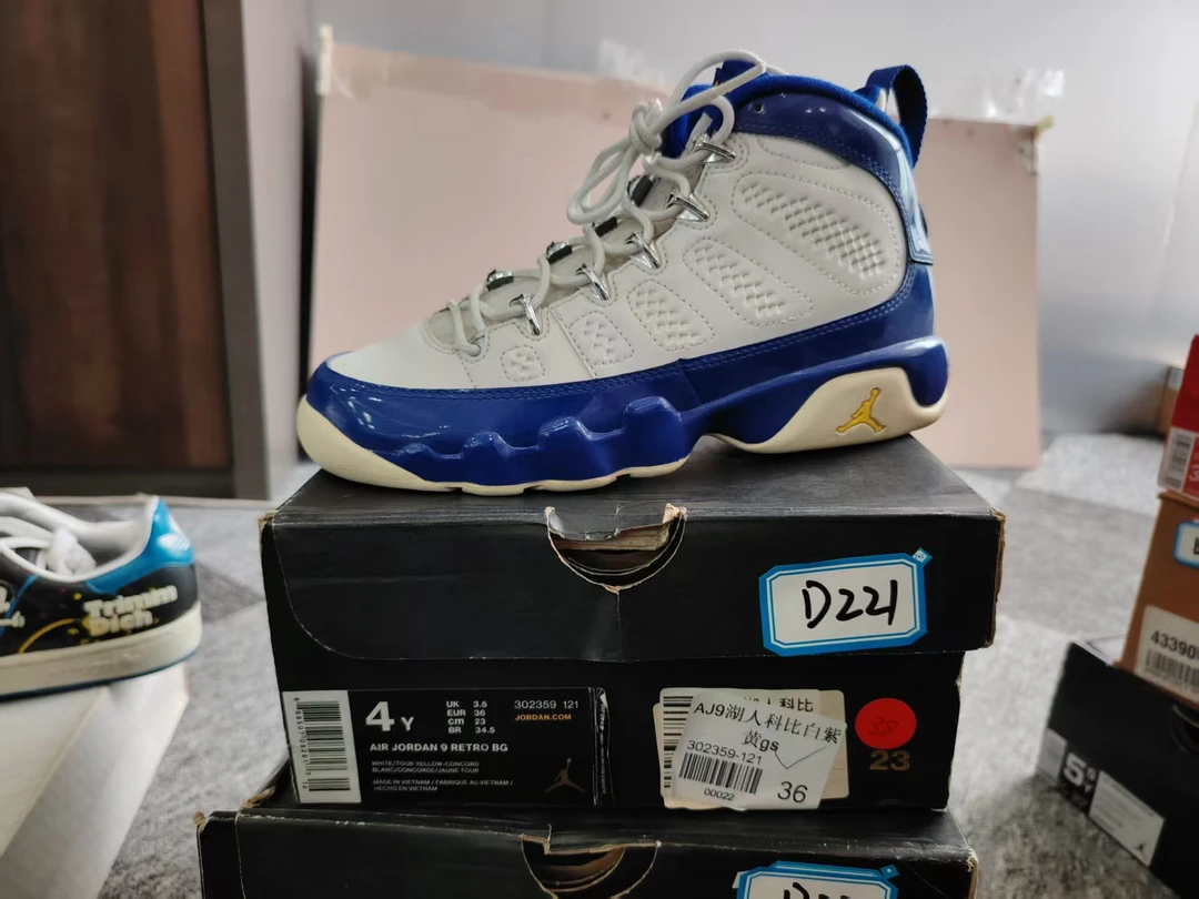 nike  aj9 湖人科比白紫 经典配色鞋型 36码 D221