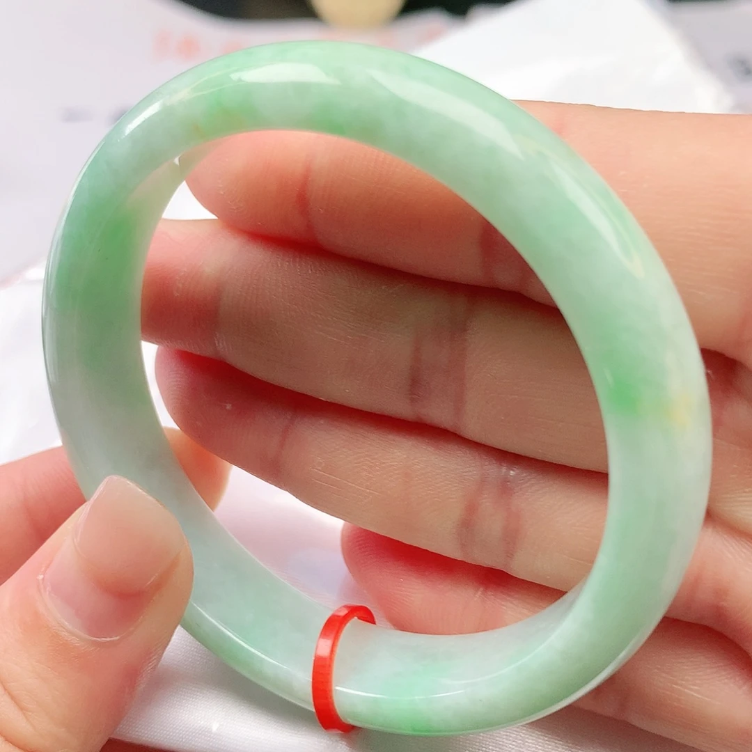 翡翠手镯未镶嵌56圈1535