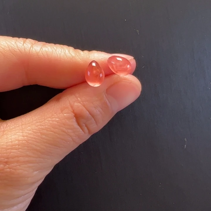 菱锰矿（红纹石）耳饰18K金镶嵌晚*啦