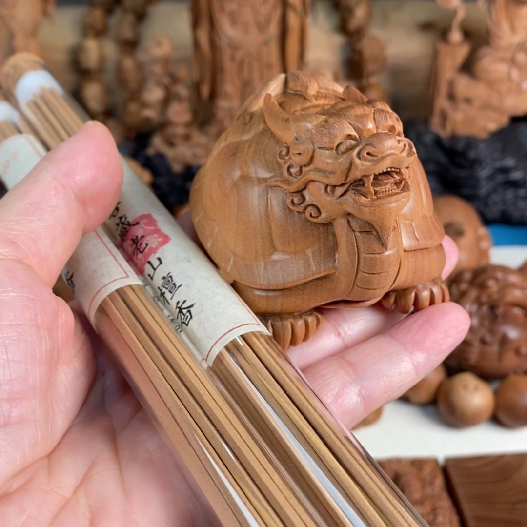 夕***红把件檀香木老山檀香横纹黑肉龙龟82克