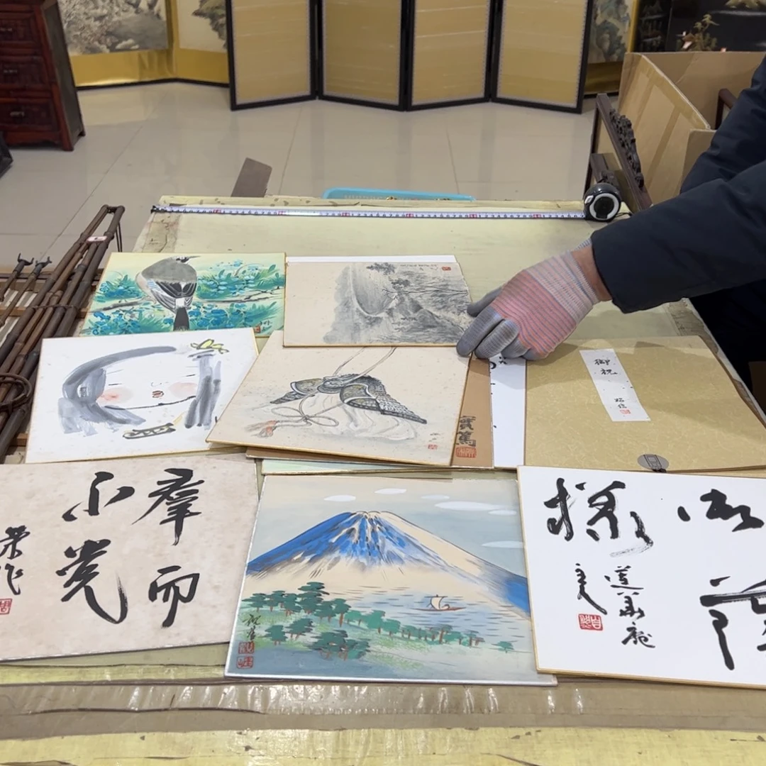 雨***衣绘画屏风框画茶空间设计