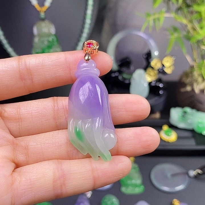 翡翠未镶嵌吊坠(赠链)