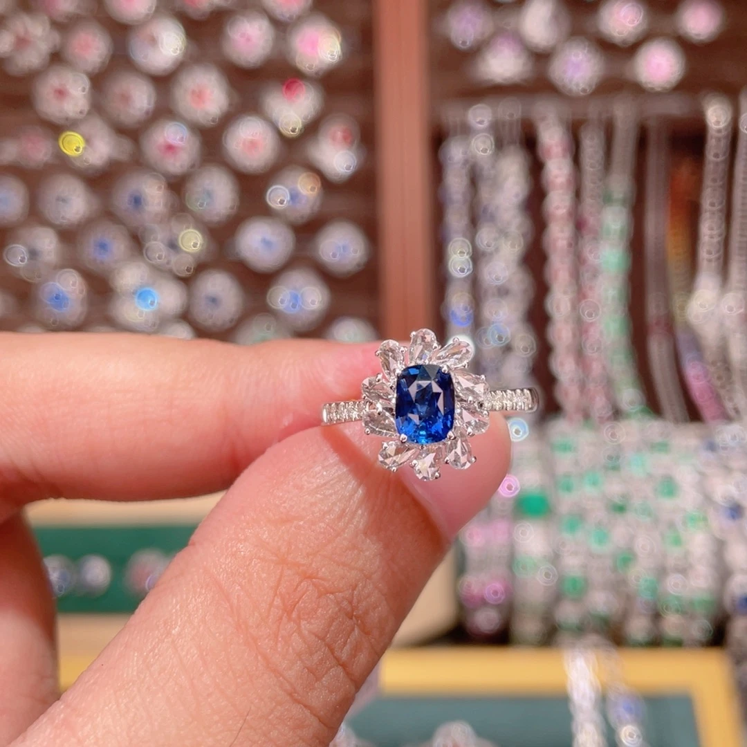 戒指蓝宝石18K金镶嵌1ct 无烧皇家蓝