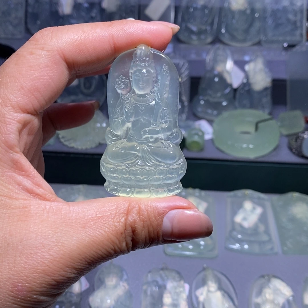 岫玉未镶嵌颈饰虚空藏