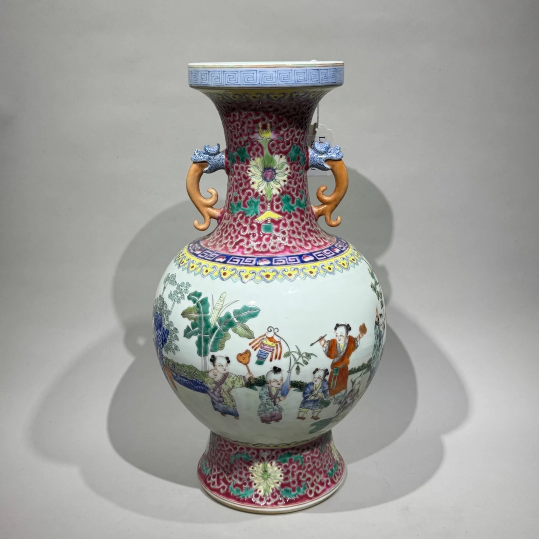 民国胭脂红锦地粉彩婴戏双螭龙耳赏瓶【古董拍卖】QV25QW0218093