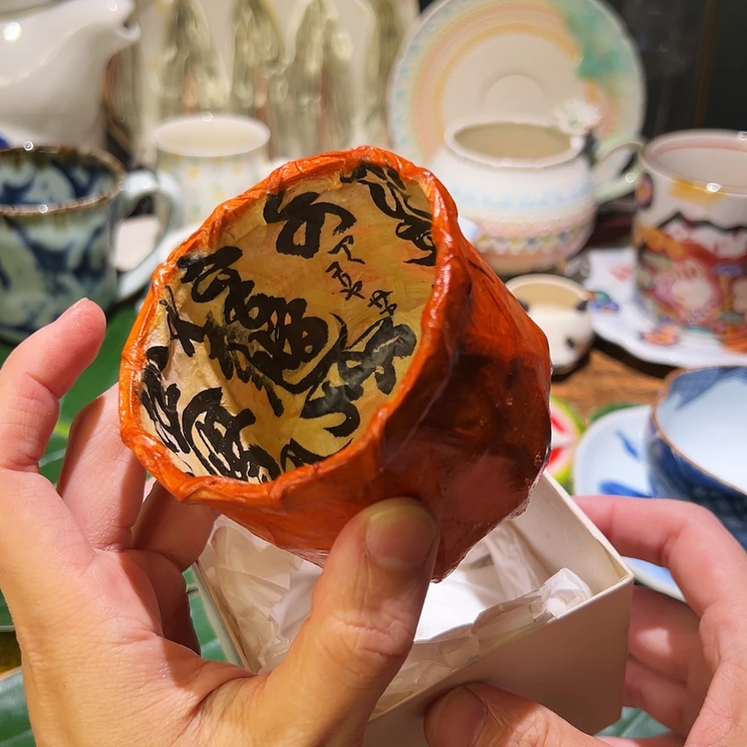 咖啡杯和茶杯是我们学校一块