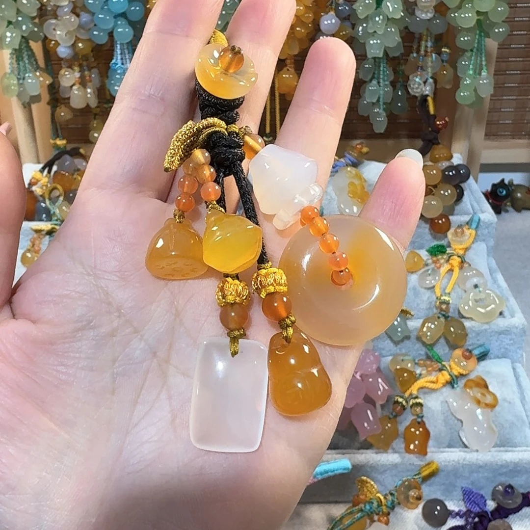 玛瑙/玉髓小吊坠未镶嵌