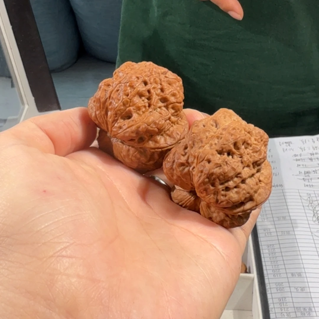 文玩核桃把件156号三角雪域蟾王