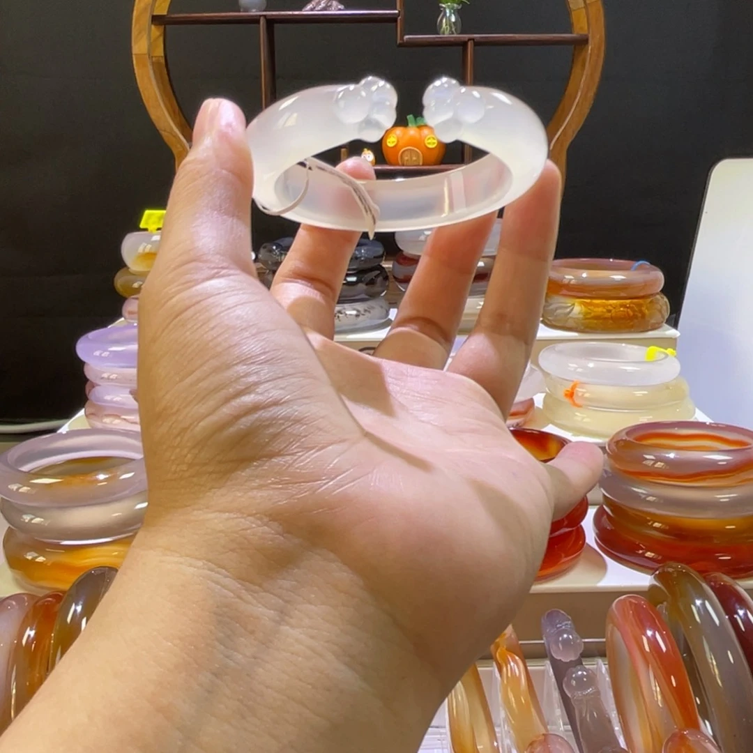 玛瑙/玉髓手镯未镶嵌
