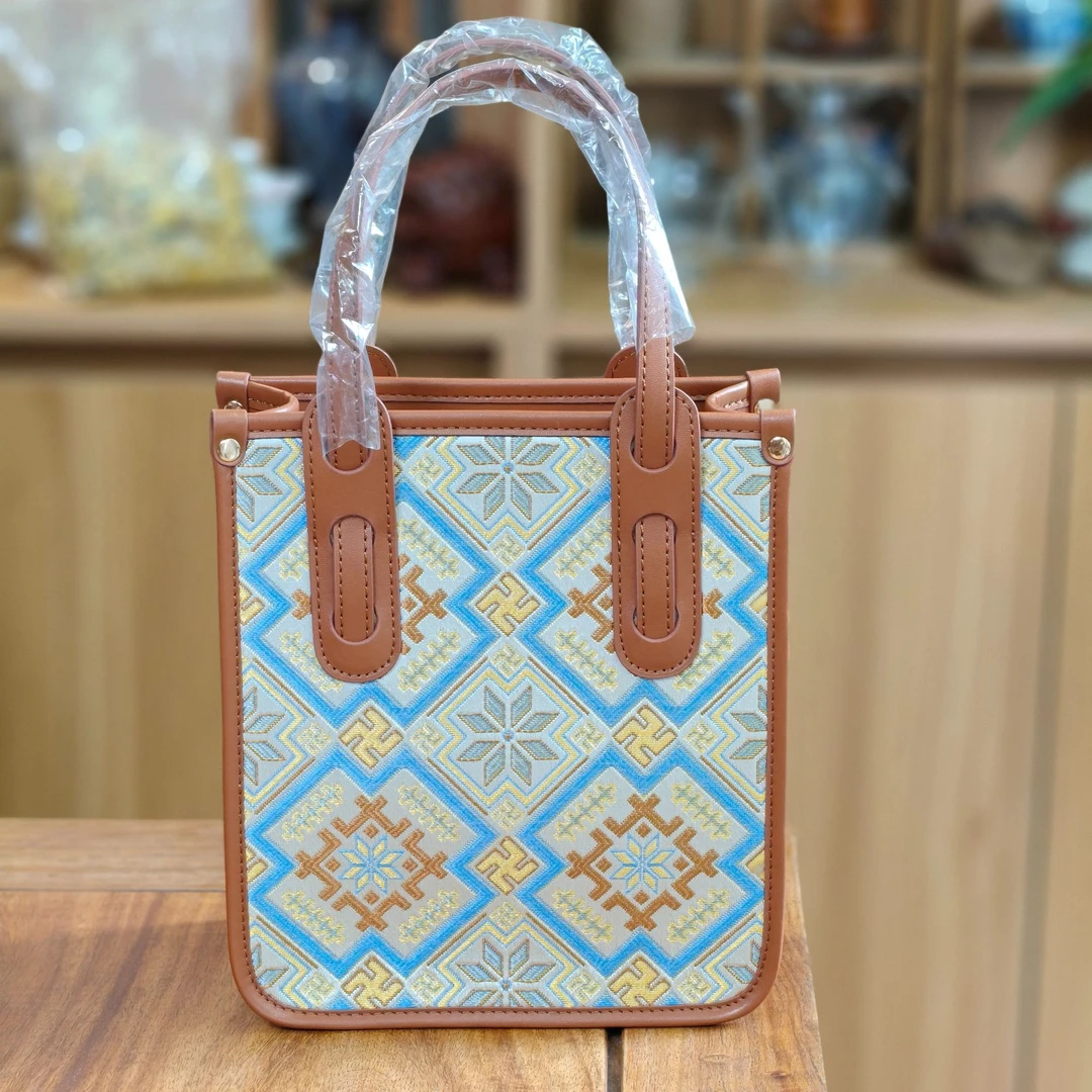 广西非遗牛仔拼色撞色手提包包壮锦琴谱包时尚百搭轻奢休闲复古