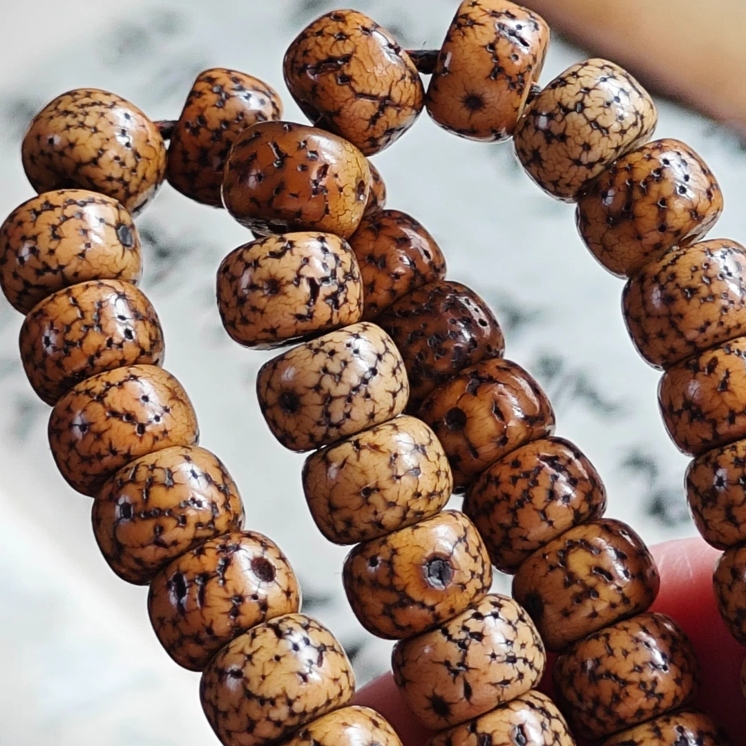 藏传直切老星月菩提念珠 直径8.5毫米左右 共102颗 开片老星月