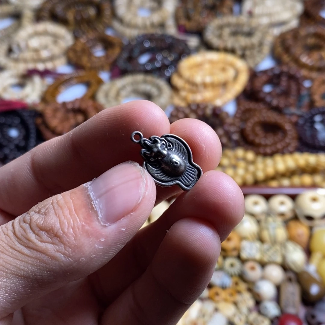 初***。风风光光的娶了一个