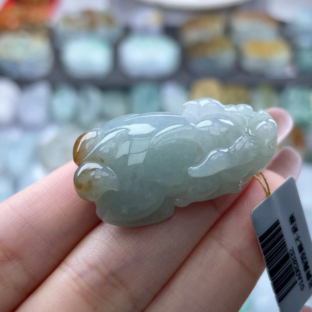 颈饰未镶嵌翡翠貔貅