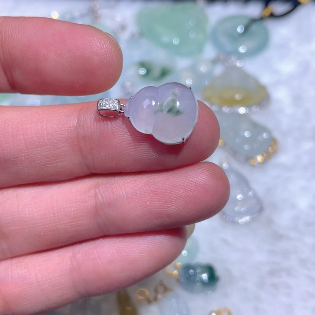 翡翠18K金镶嵌颈饰翡翠