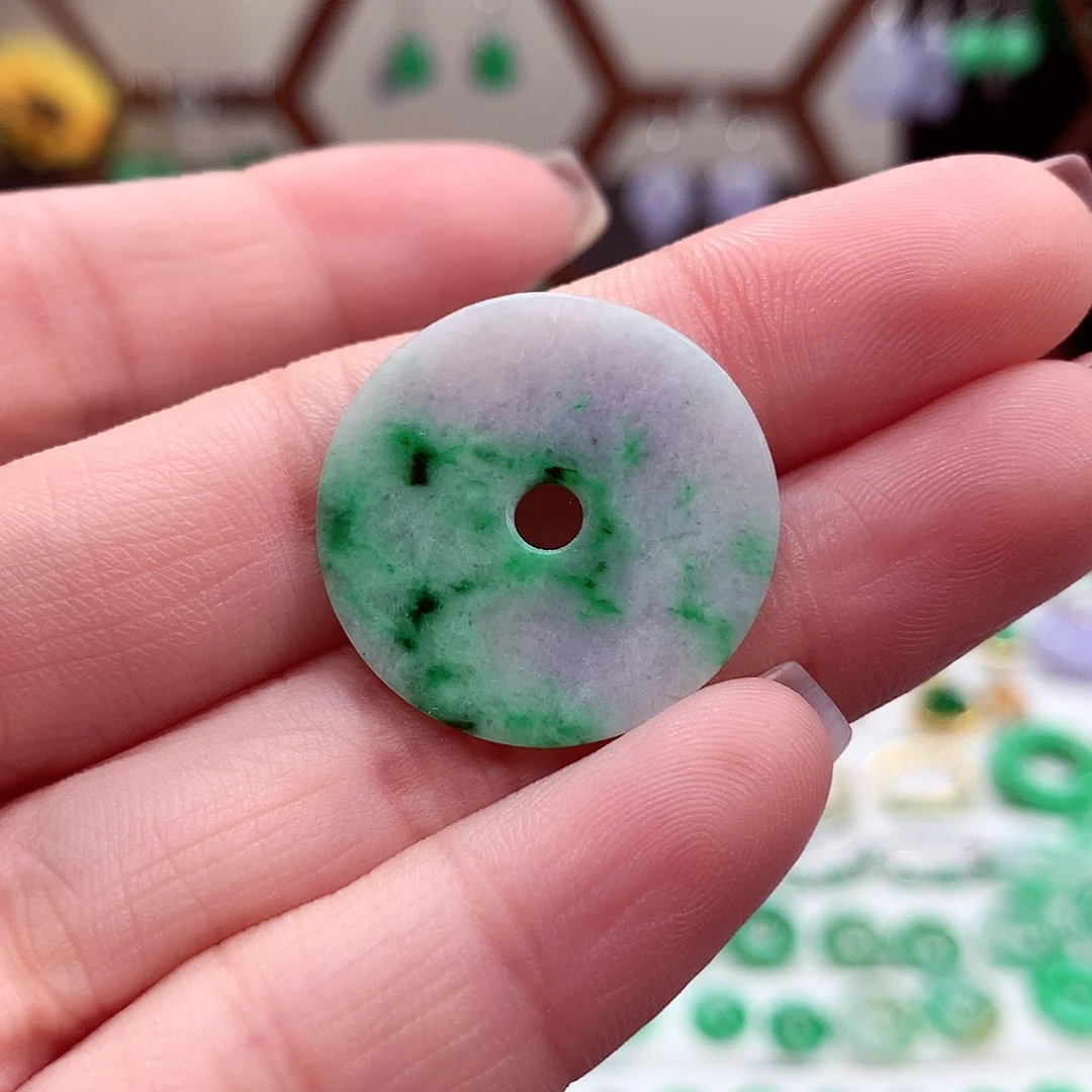 翡翠耳饰未镶嵌天然翡翠