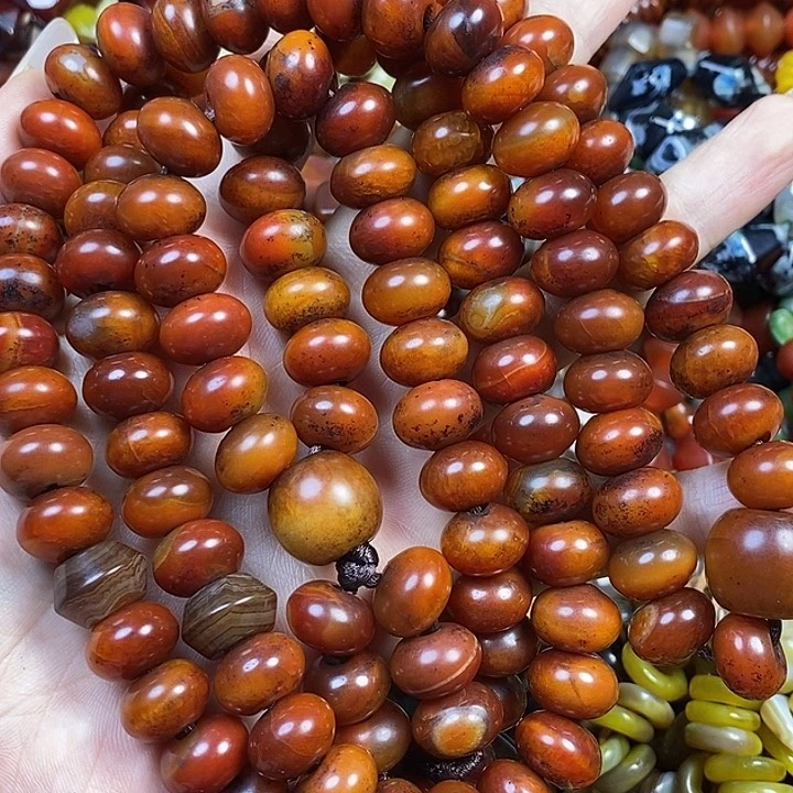 未镶嵌颈饰玛瑙/玉髓玉*