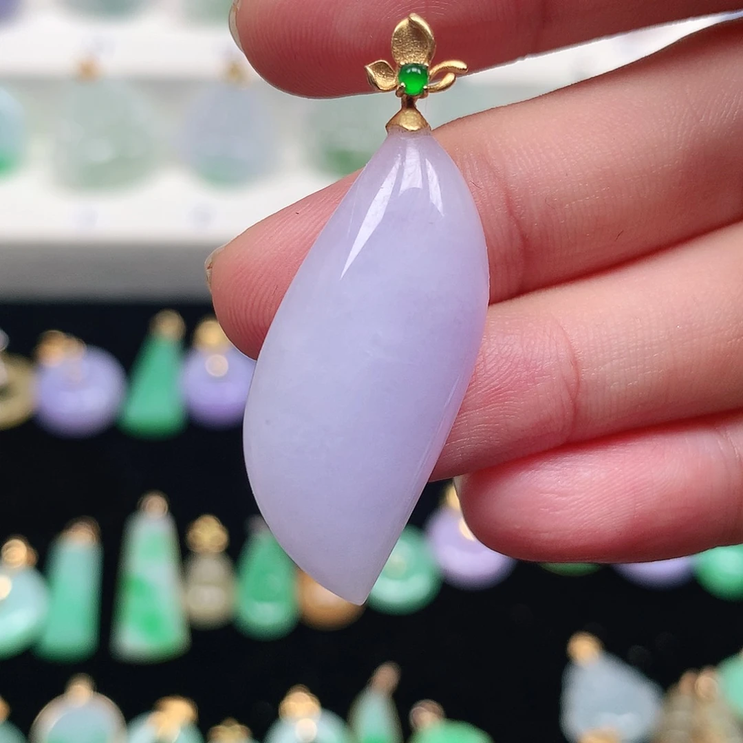 颈饰18K金镶嵌翡翠翡翠吊坠