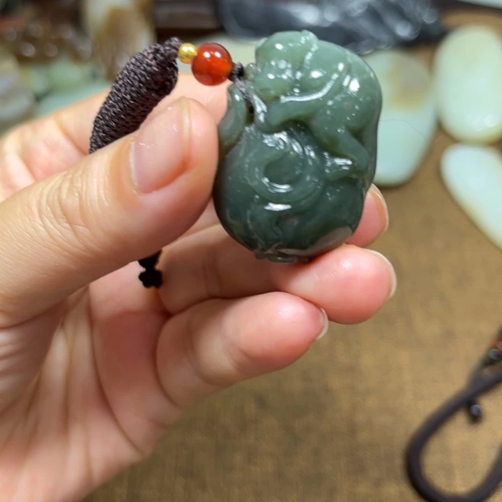 颈饰未镶嵌和田玉