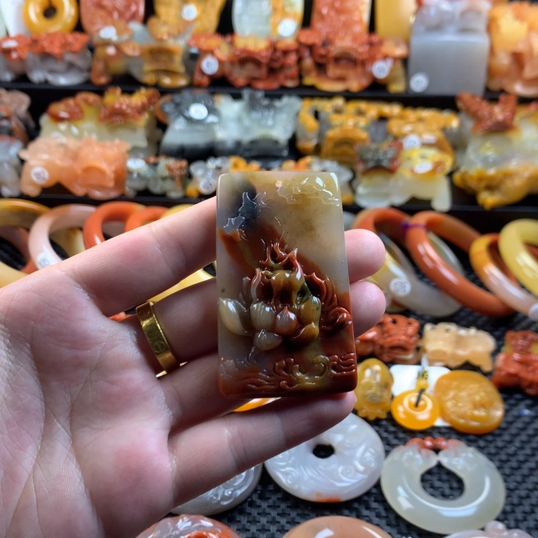 石英质玉（黄龙玉）未镶嵌挂件