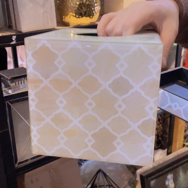 陶瓷花瓶部分（微瑕）