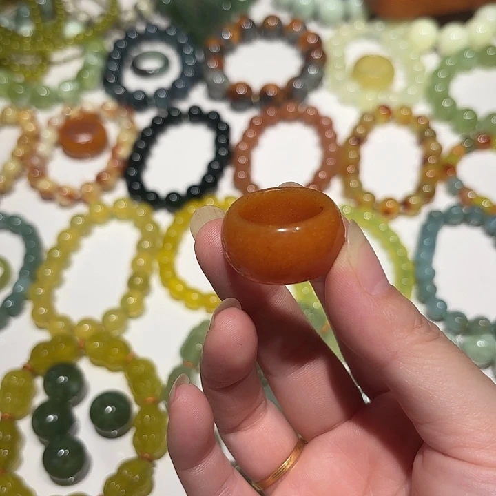 蛇纹石玉未镶嵌吊坠