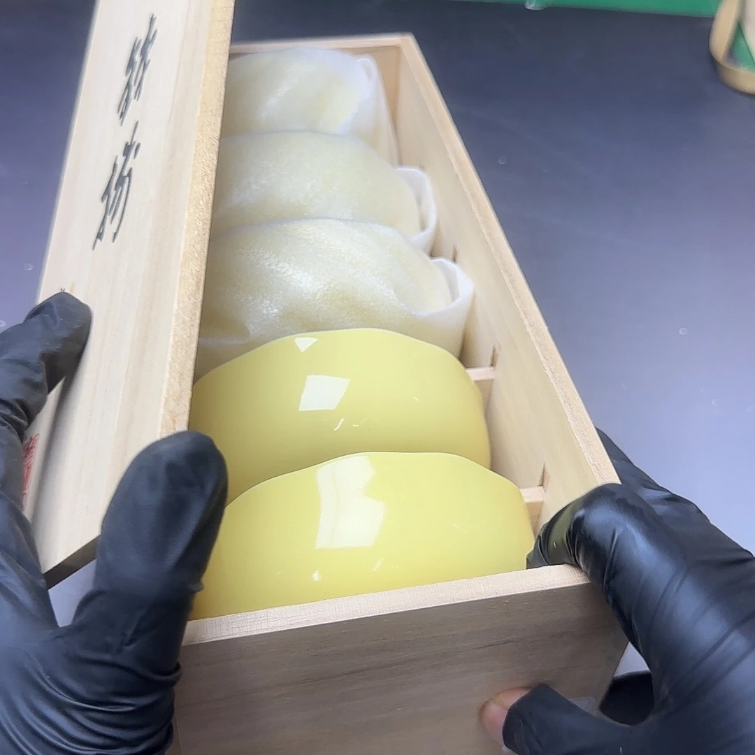 小***熊白色瓷黄色釉制作工艺