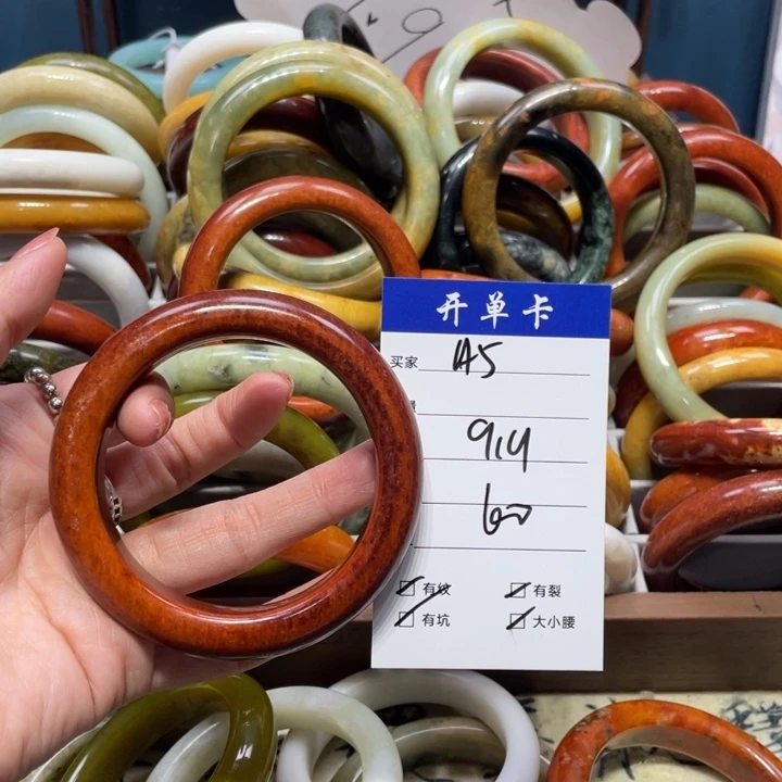 蛇纹石玉手镯未镶嵌傲****丫