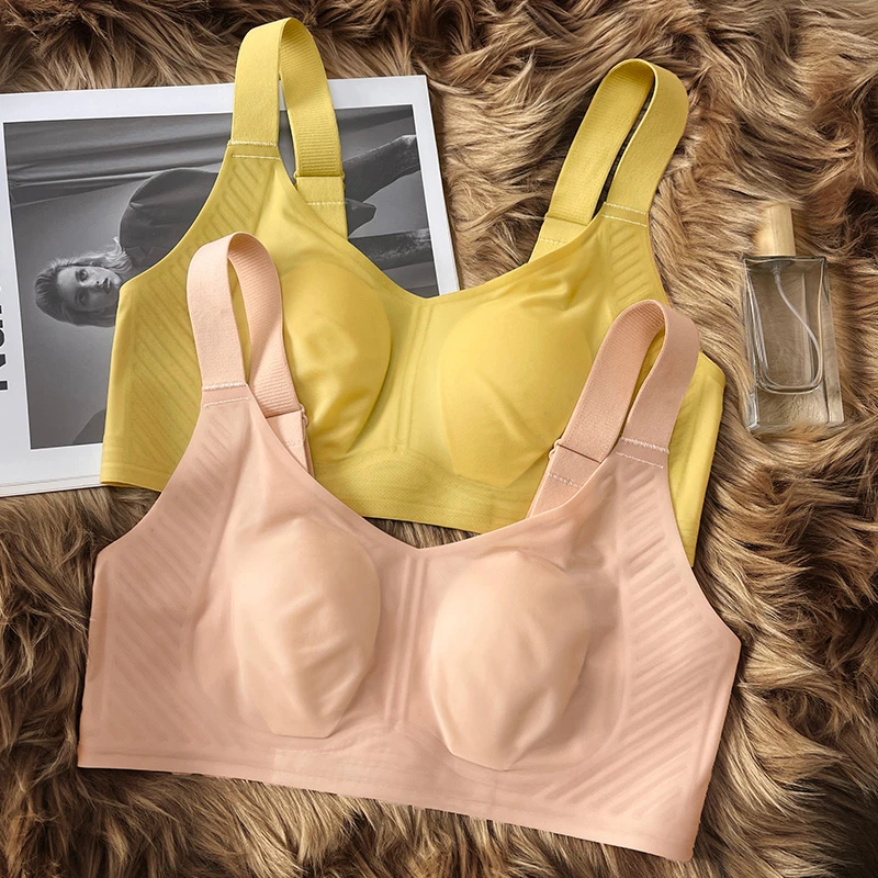 2025新款夏季超薄内衣女兔耳杯大胸显小无痕大码无钢圈防下垂文胸