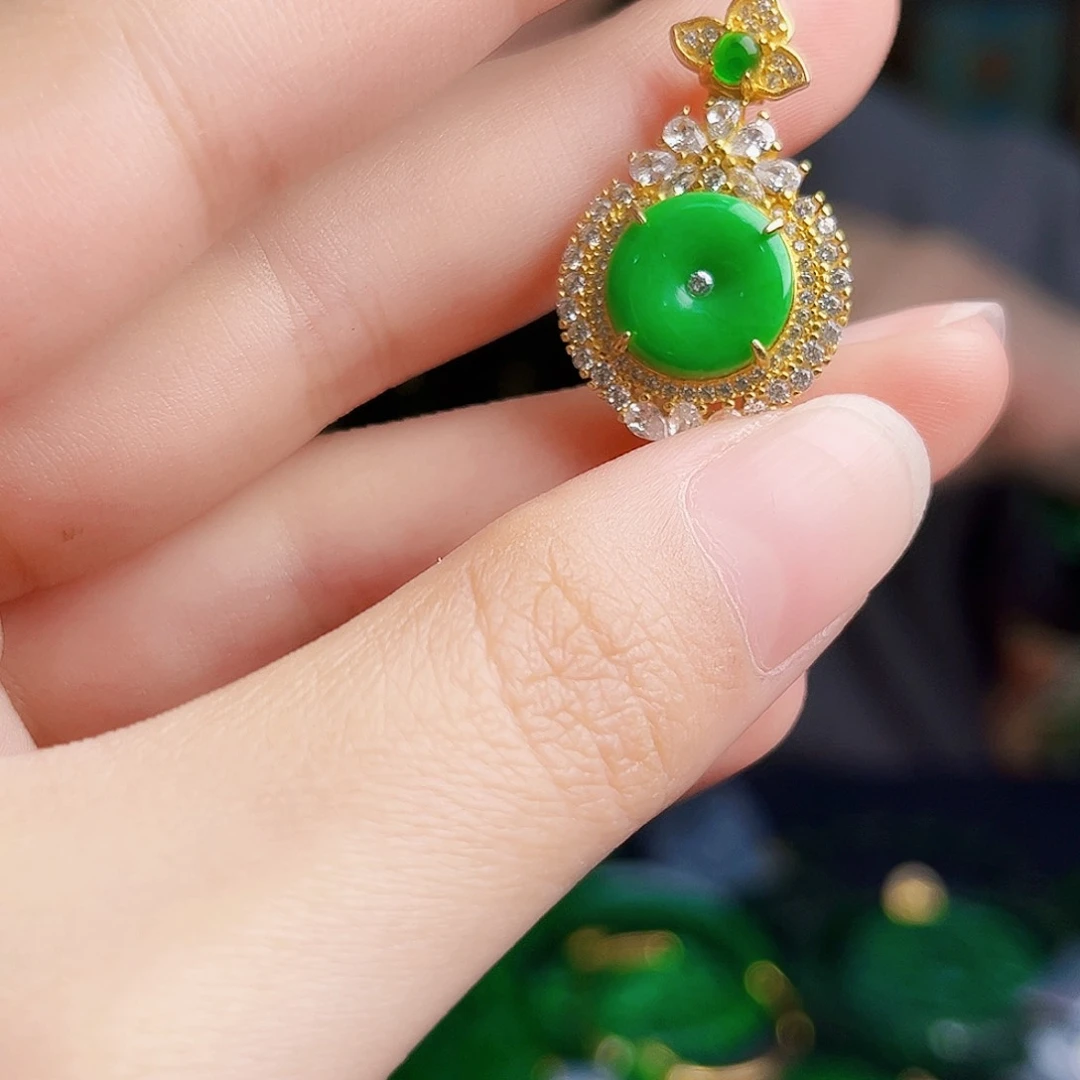 颈饰银S925镶嵌翡翠多样性